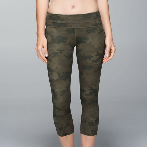 Lululemon Inspire Crop Size 4 Luxtreme Savasana Camo Fatigue Green Gym Run - Picture 1 of 8